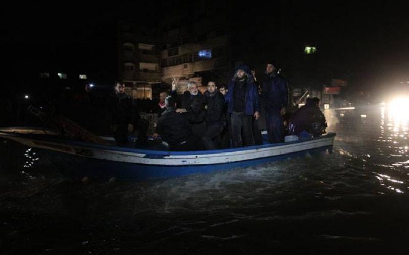 صور: هنية وحماد يتفقدان المتضررين بالشمال