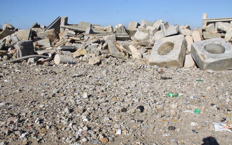 بالصور: أضرار جسيمة بميناء غزة جراء المنخفض