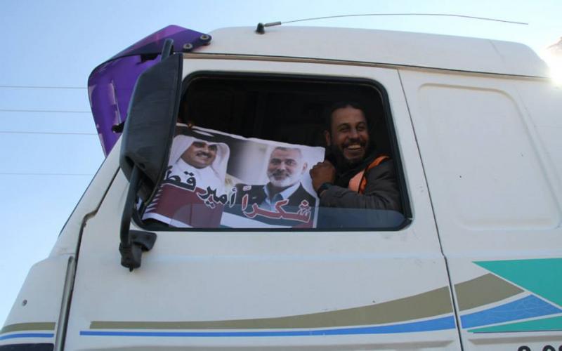 صور: وقفة شكر لأمير قطر مع دخول الوقود