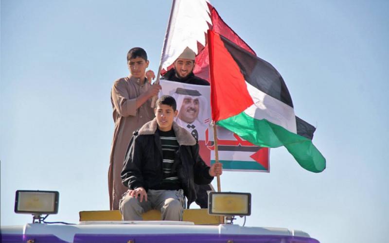 صور: وقفة شكر لأمير قطر مع دخول الوقود