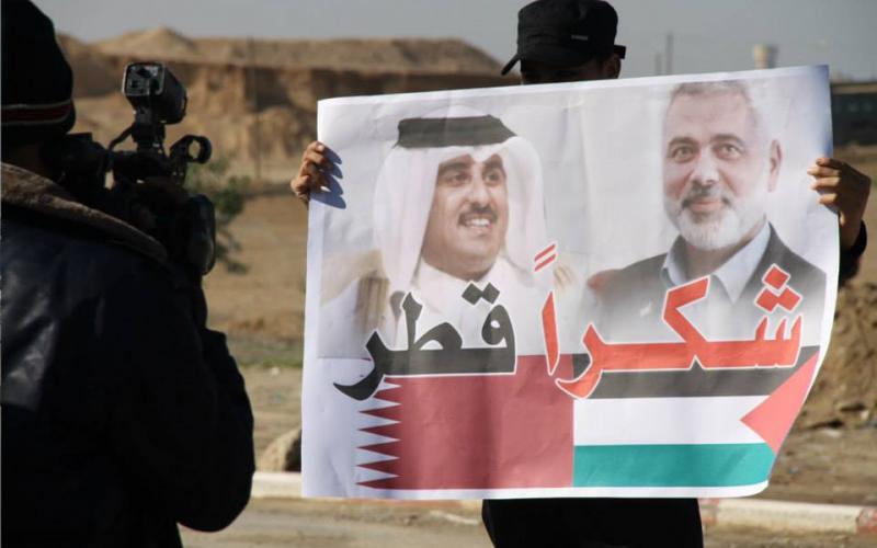 صور: وقفة شكر لأمير قطر مع دخول الوقود
