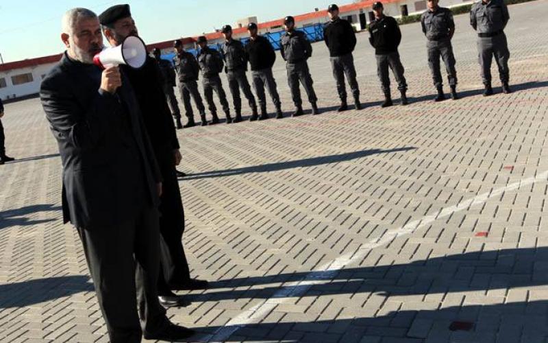 صور: هنية يقوم بزيارة مفاجئة لكلية التدريب