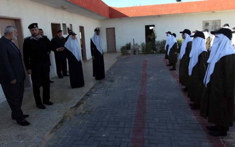 صور: هنية يقوم بزيارة مفاجئة لكلية التدريب