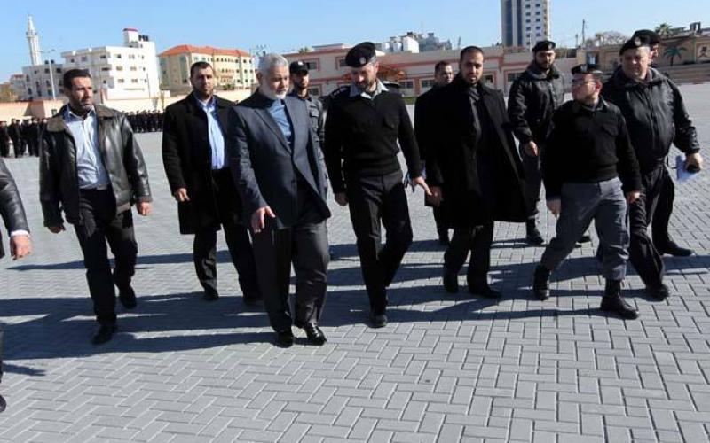 صور: هنية يقوم بزيارة مفاجئة لكلية التدريب