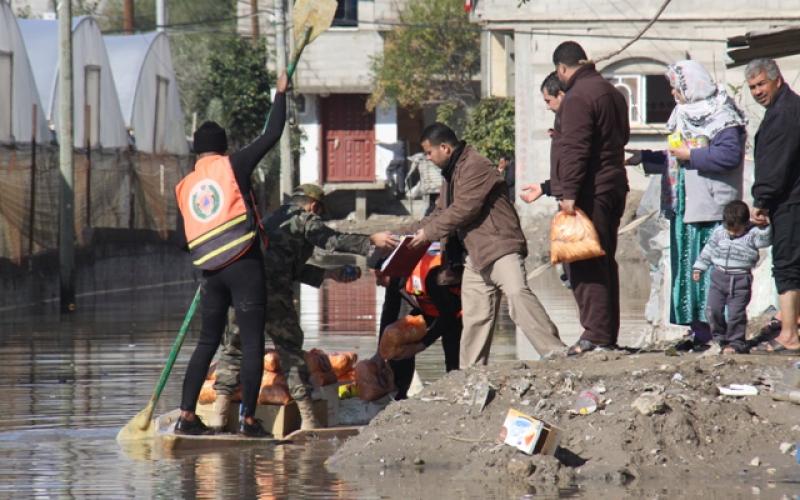 صور:"الاجتماعية" تقدم مساعدات للمتضررين‎