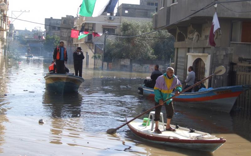 بالصور: خيمة تضامنية لمتضرري المنخفض