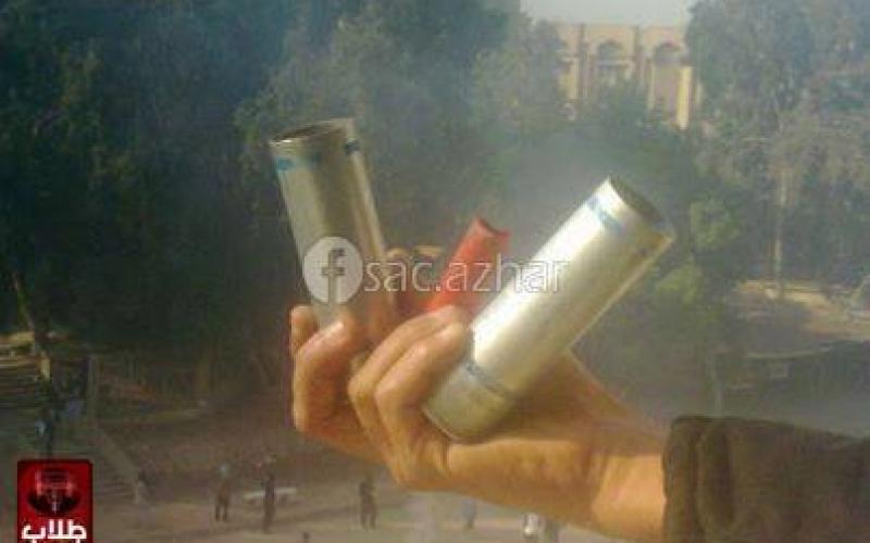 صور: الانقلاب يقتحم الأزهر ويعتدي على الطالبات
