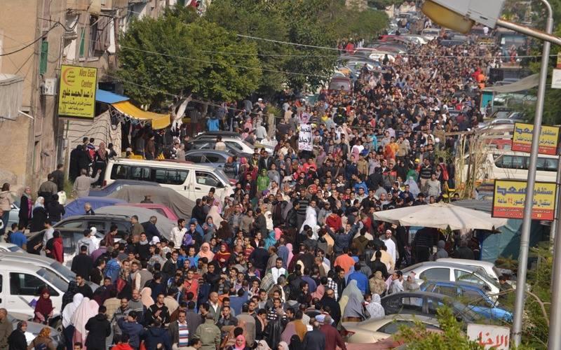 صور: تظاهرات عارمة واشتباكات دامية بمصر