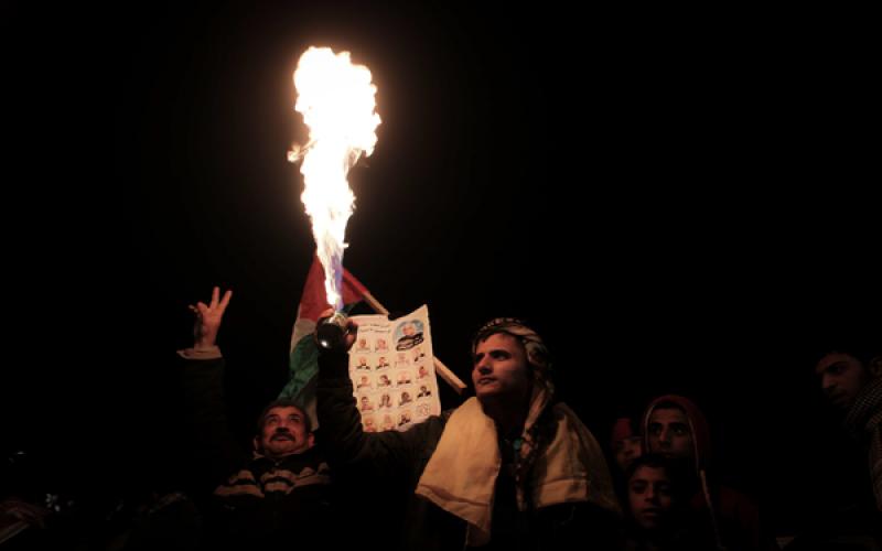 صور: أسرى الدفعة الثالثة يتنسمون الحرية