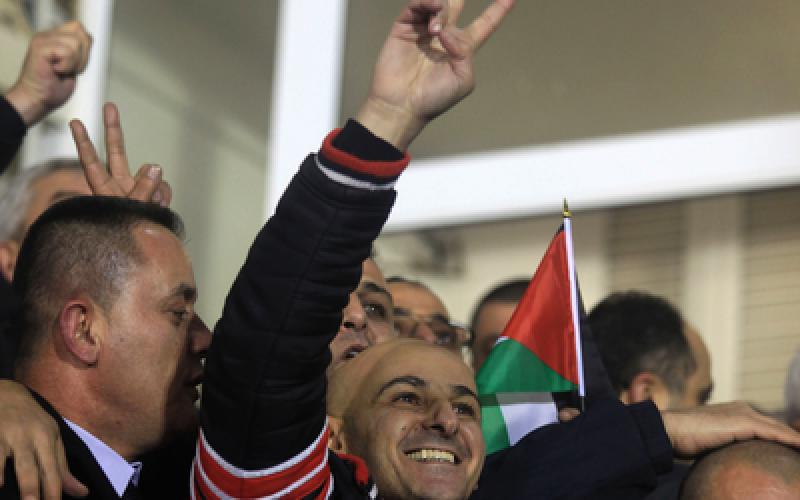صور: أسرى الدفعة الثالثة يتنسمون الحرية