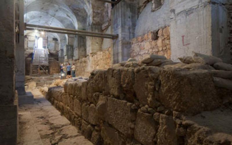 بالصور: حفريات عميقة في "قلعة القدس"