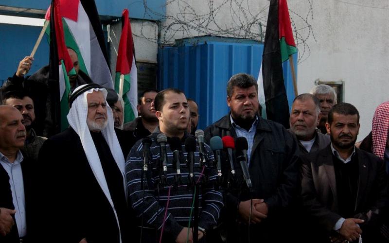 اتهامات للسلطة بتعطيل الإعمار بتواطؤ مع الوكالة