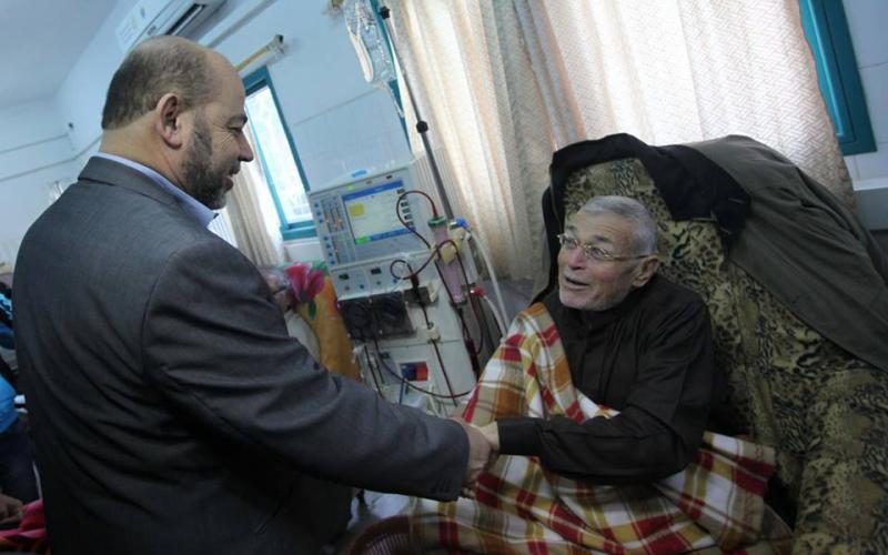 صور: أبو مرزوق يطّلع على حجم الكارثة الصحية بـ"الشفاء"