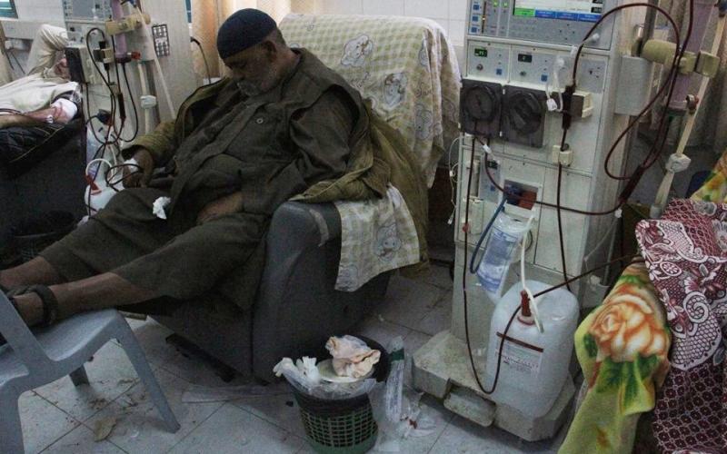 صور: تفاقم كارثة توقف عمال النظافة بالمستشفيات