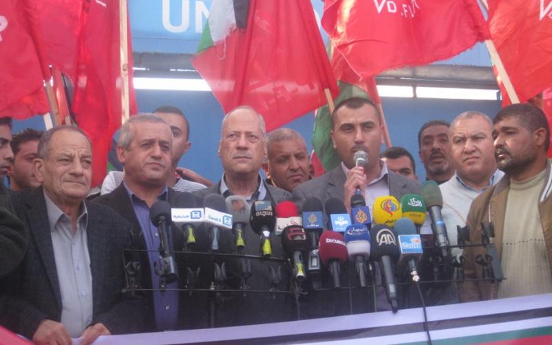 بالصور: اعتصام للجبهتين أمام "الأونروا" رفضا لخطة "سيري"