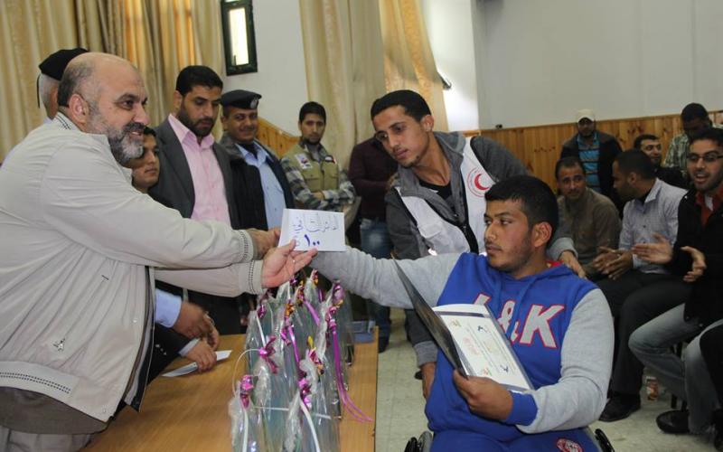 صور: "سواعد" ينظم سباق كراسي متحركة