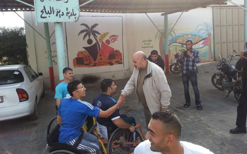 صور: "سواعد" ينظم سباق كراسي متحركة