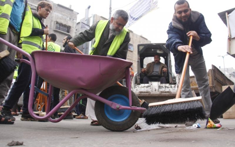 صور: حماس برفح تنظّم حملة لتنظيف الشوارع