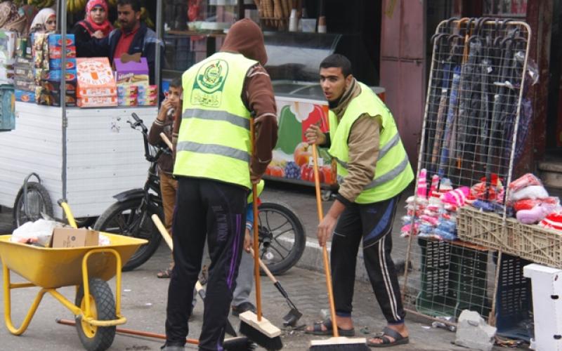 صور: حماس برفح تنظّم حملة لتنظيف الشوارع