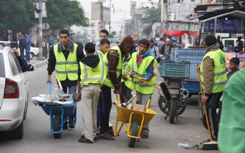 صور: حماس برفح تنظّم حملة لتنظيف الشوارع