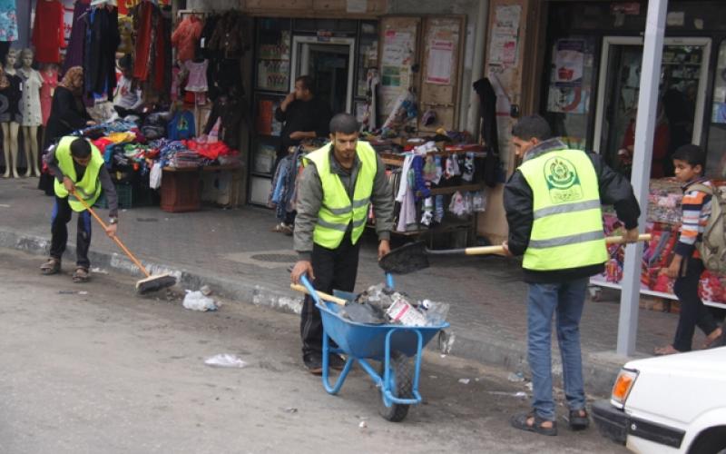 صور: حماس برفح تنظّم حملة لتنظيف الشوارع
