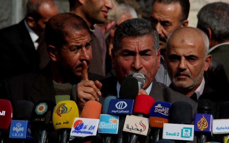 صور: المدمرة منازلهم يحتجون أمام مجلس الوزراء بغزة