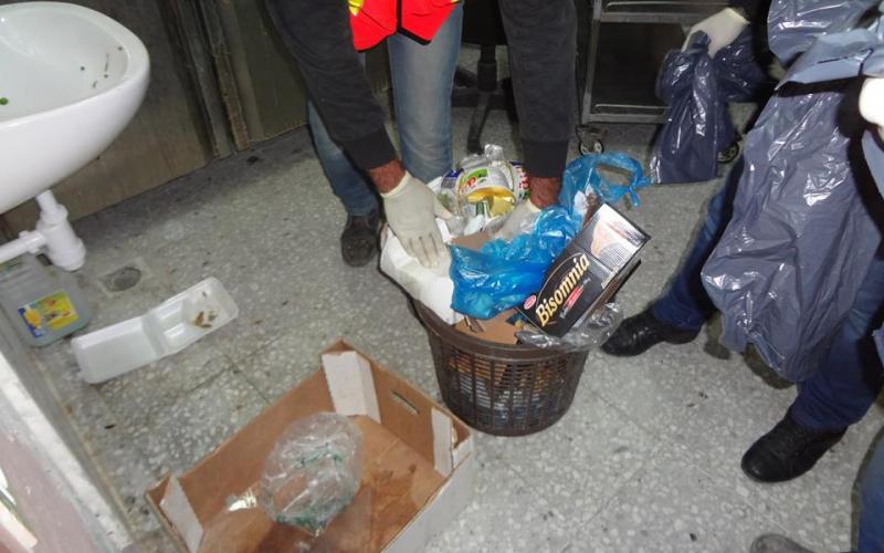 صور: حملة تطوعية لتنظيم مستشفى الأقصى