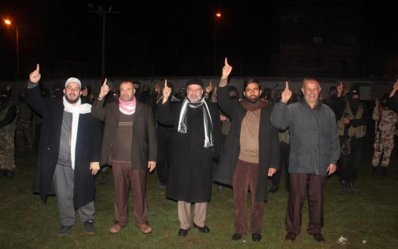 بالصور: وفد من قيادة حماس ونواب الشمال يتفقدون المرابطين