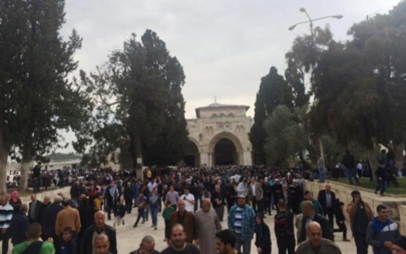 الآلاف يصلون "الجمعة" بالأقصى المبارك