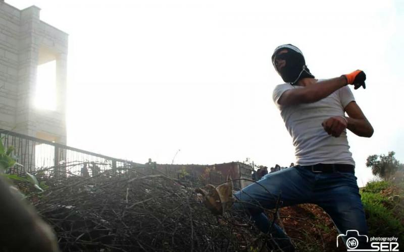 صور: إصابات في مواجهات قرب "عوفر"