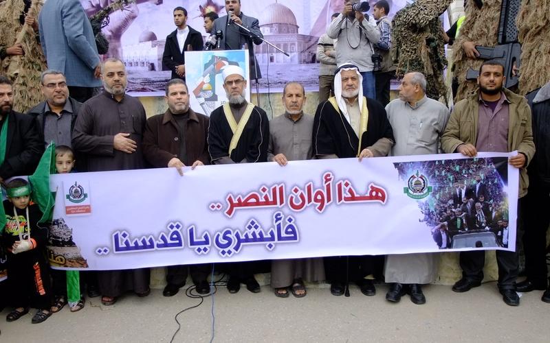 صور:عرض عسكري بمسيرة حماس بالوسطى