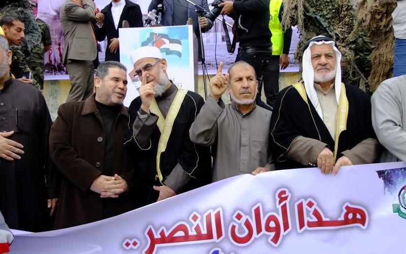 صور:عرض عسكري بمسيرة حماس بالوسطى