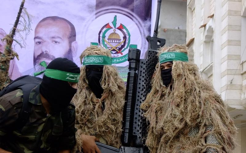 صور:عرض عسكري بمسيرة حماس بالوسطى