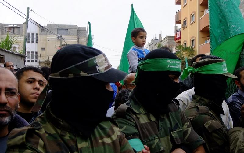 صور:عرض عسكري بمسيرة حماس بالوسطى