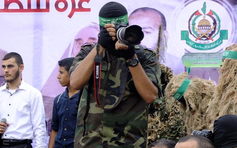 صور:عرض عسكري بمسيرة حماس بالوسطى