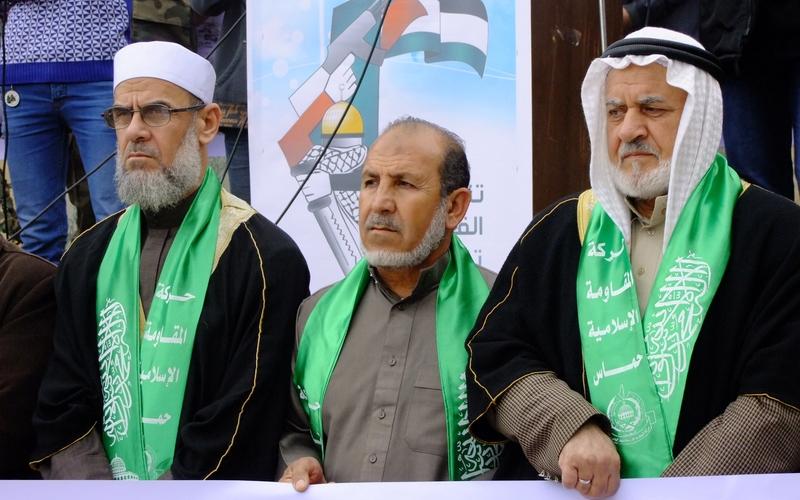 صور:عرض عسكري بمسيرة حماس بالوسطى
