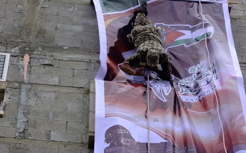 صور:عرض عسكري بمسيرة حماس بالوسطى