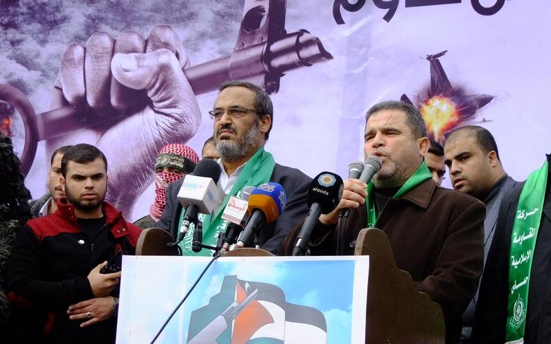 صور:عرض عسكري بمسيرة حماس بالوسطى