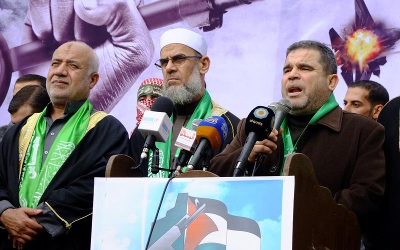 صور:عرض عسكري بمسيرة حماس بالوسطى