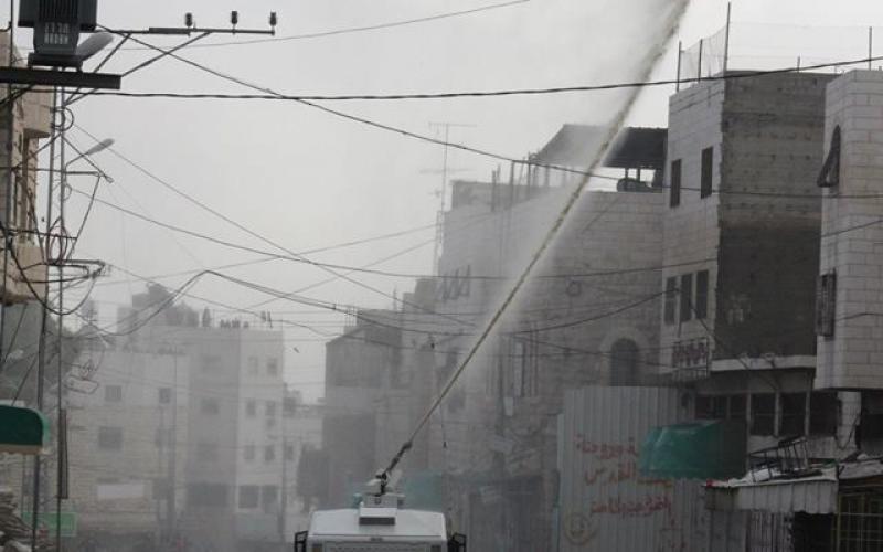 صور: مواجهات بالخليل عقب مصادرة منصة انطلاقة حماس