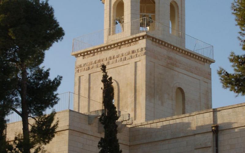 صور: كنيسة أثرية تحتضنها الخليل