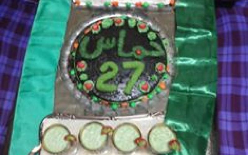 صور: حلويات بالخليل احتفالًا بانطلاقة حماس