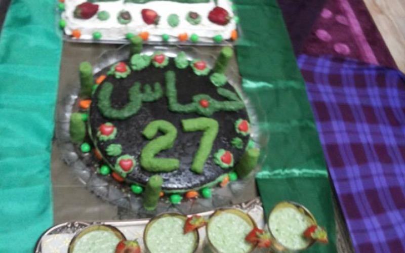 صور: حلويات بالخليل احتفالًا بانطلاقة حماس
