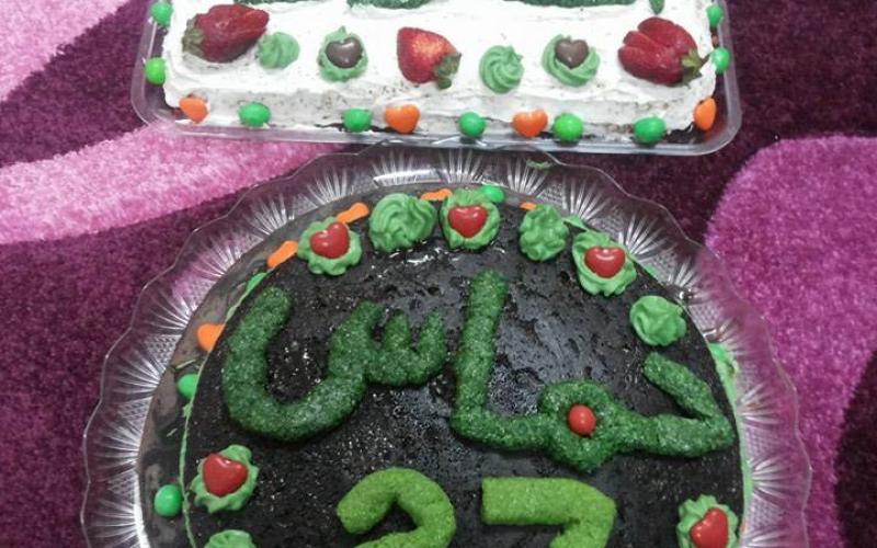 صور: حلويات بالخليل احتفالًا بانطلاقة حماس