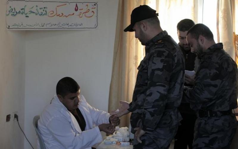 صور: حملة للتبرع بالدم لأفراد جهاز الأمن والحماية
