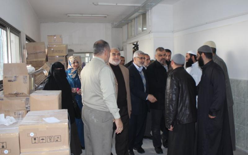 بلدية رفح تنظم حملة لتنظيف مستشفى النجار