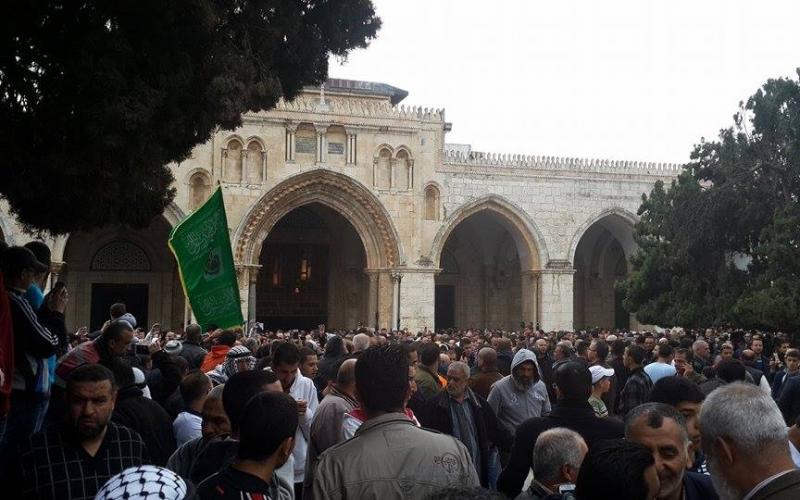 صور: مسيرة لحماس في باحات الأقصى