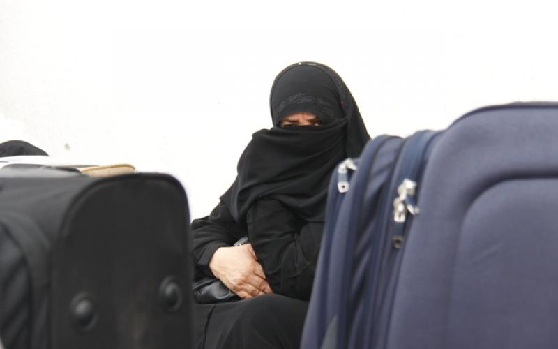 صور: معاناة المسافرين على "معبر رفح"