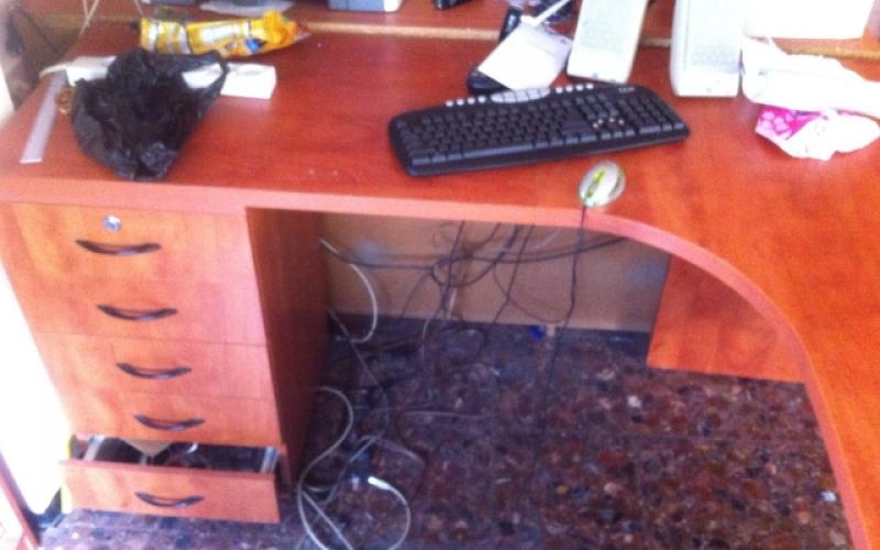صور: مجهولون يعتدون على مكتب النائبة زعبي