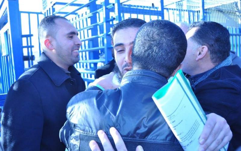 صور: الاحتلال يفرج عن الأسير النجار